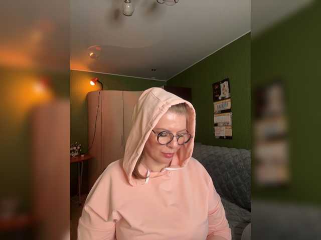 le modèle Veronika_Gold est en webcam porno dans un show sur le site bongacams, il possède les tags suivants: White/Caucasian,Blonde,Shaved