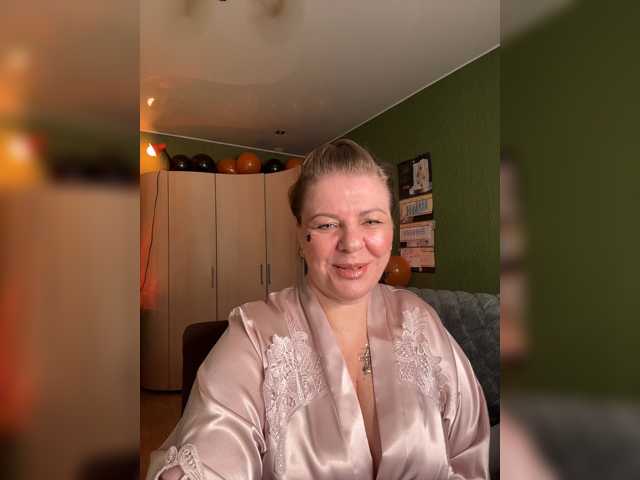 Veronika_Gold live cam preview