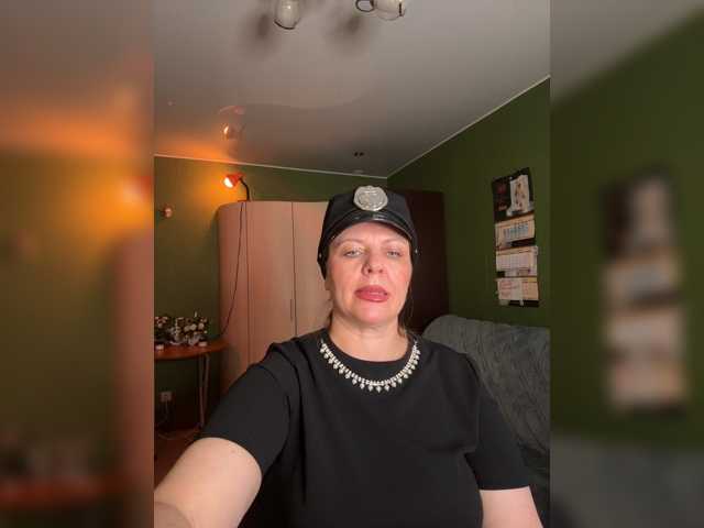 Veronika_Gold live cam preview