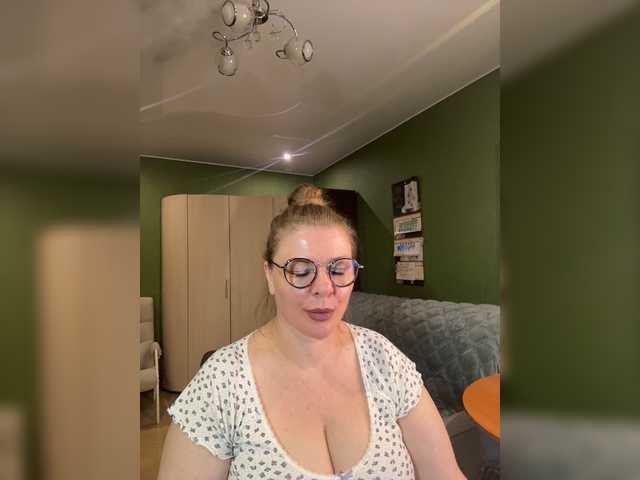 Veronika_Gold live cam preview