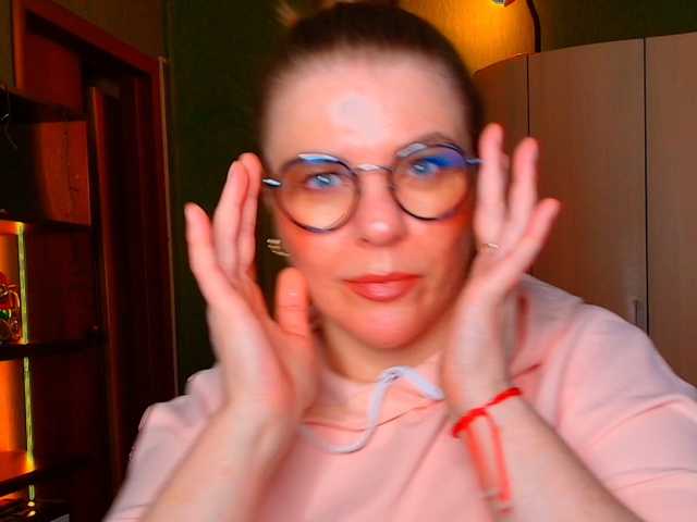 Veronika_Gold live cam preview
