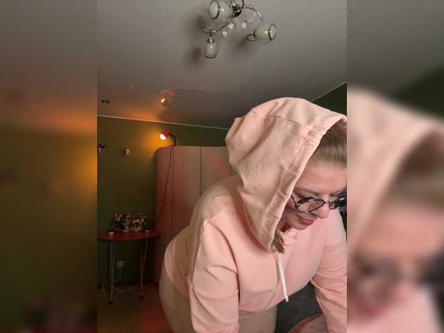 Taly1974 live cam on BongaCams