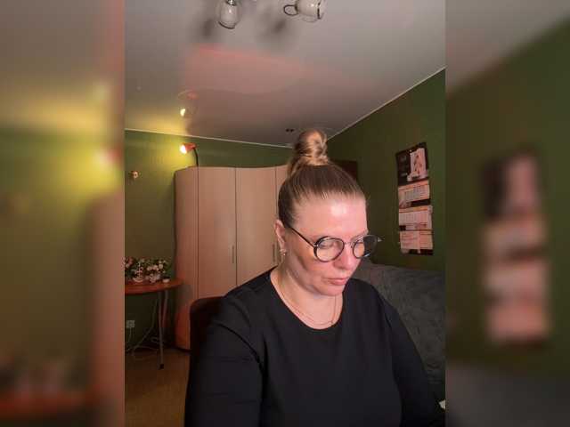 Veronika_Gold live cam preview