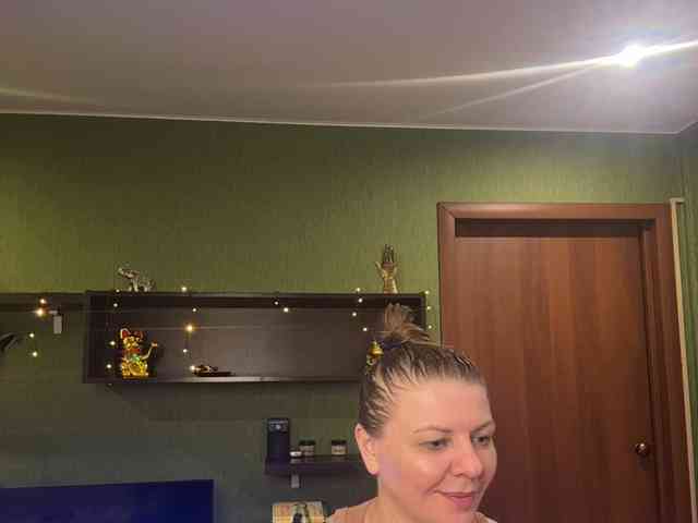 Veronika_Gold webcam