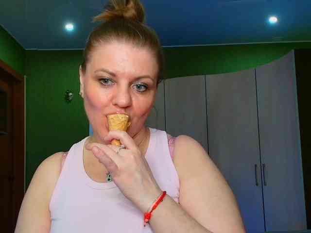 Veronika_Gold webcam
