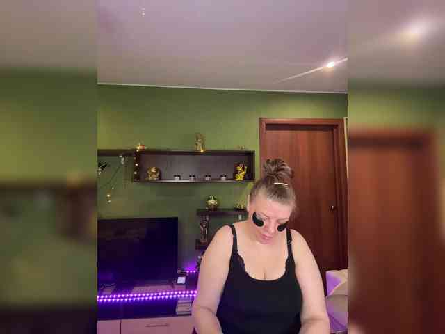 Veronika_Gold webcam