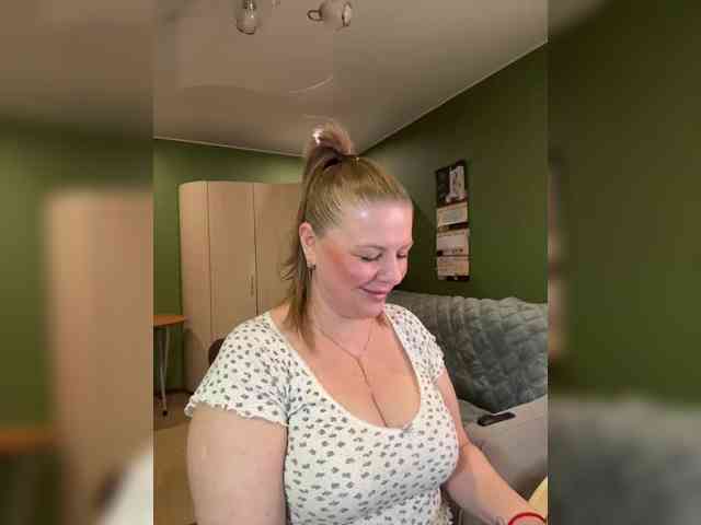 Veronika_Gold webcam