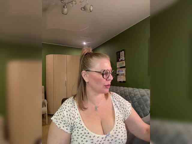 Veronika_Gold webcam