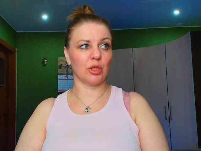 Veronika_Gold webcam