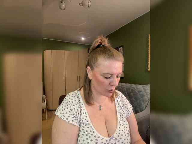 Veronika_Gold webcam