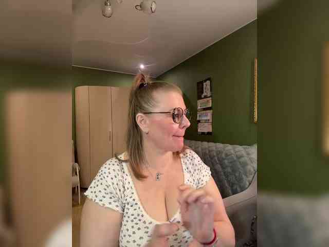 Veronika_Gold webcam