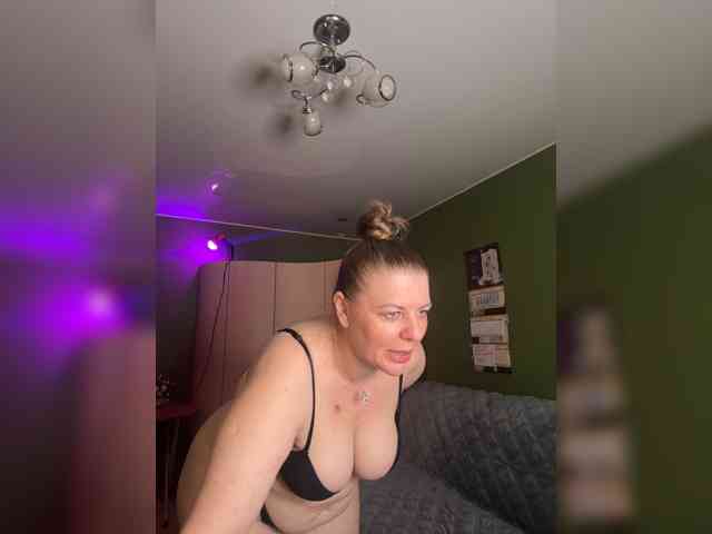 Veronika_Gold webcam