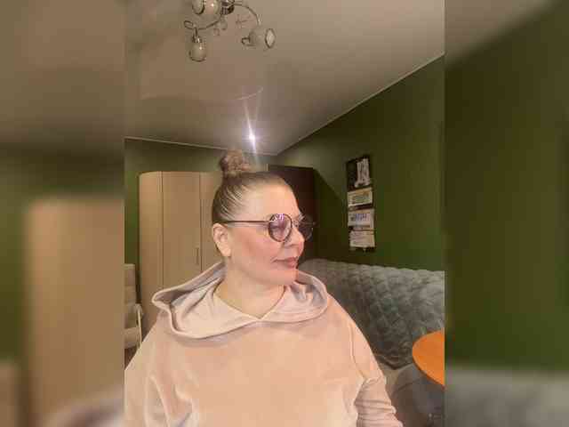 Veronika_Gold webcam