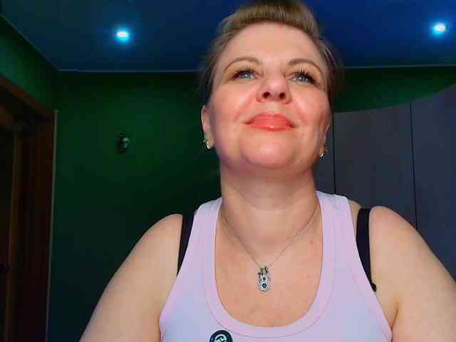 Veronika_Gold webcam