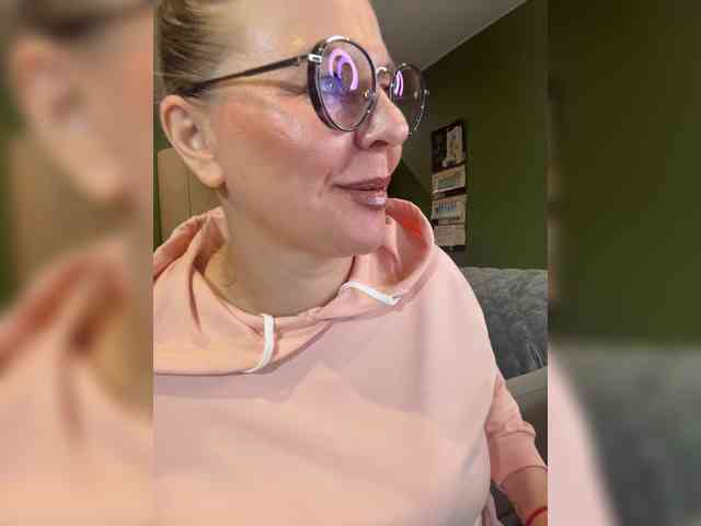Veronika_Gold webcam