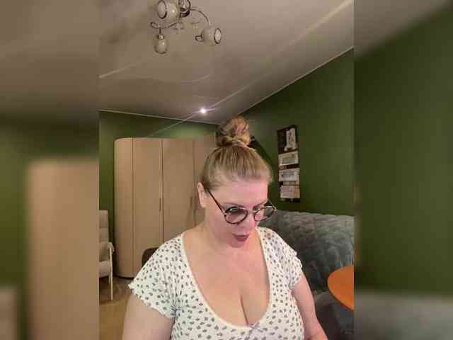 Veronika_Gold webcam