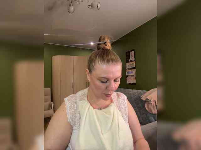 Veronika_Gold webcam