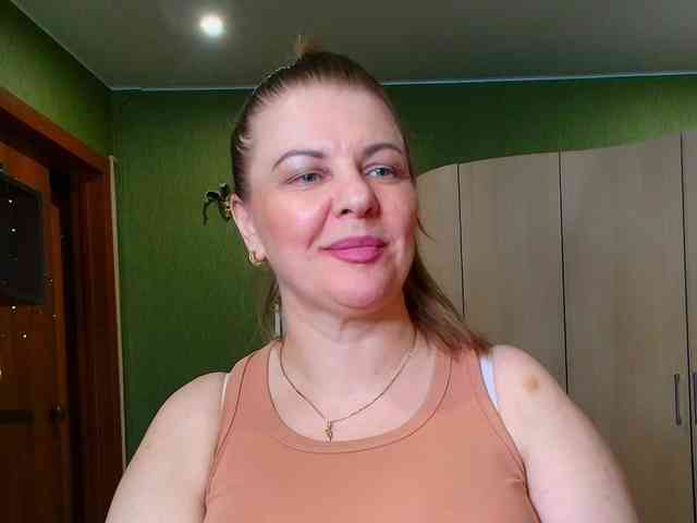 Veronika_Gold webcam