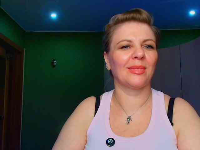 Veronika_Gold webcam