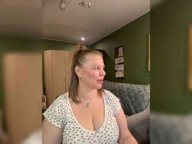 Veronika_Gold webcam