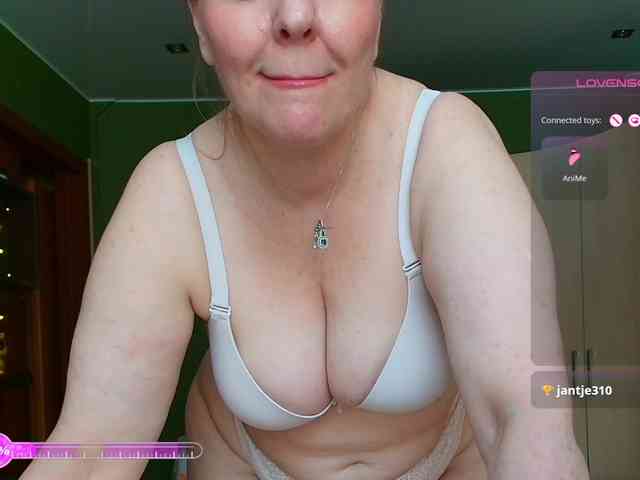 Veronika_Gold webcam