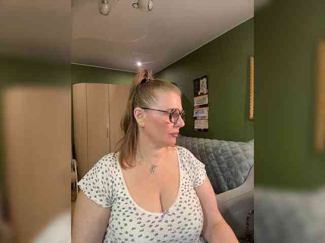 Veronika_Gold webcam