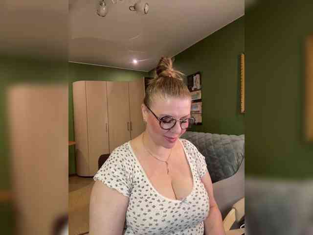 Veronika_Gold webcam