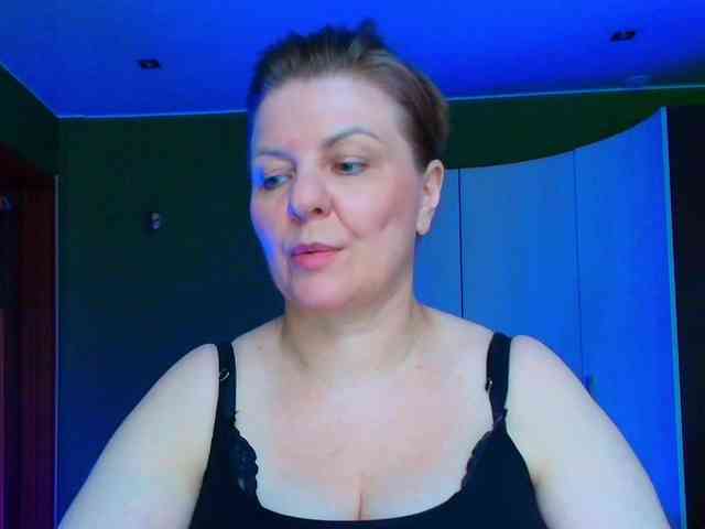 Veronika_Gold webcam