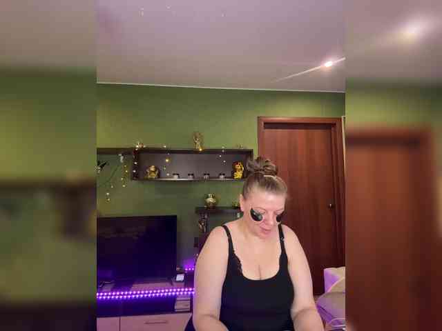 Veronika_Gold webcam