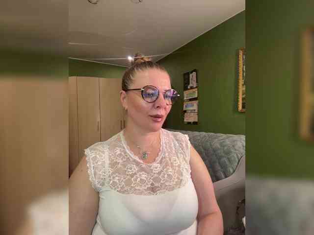 Veronika_Gold webcam