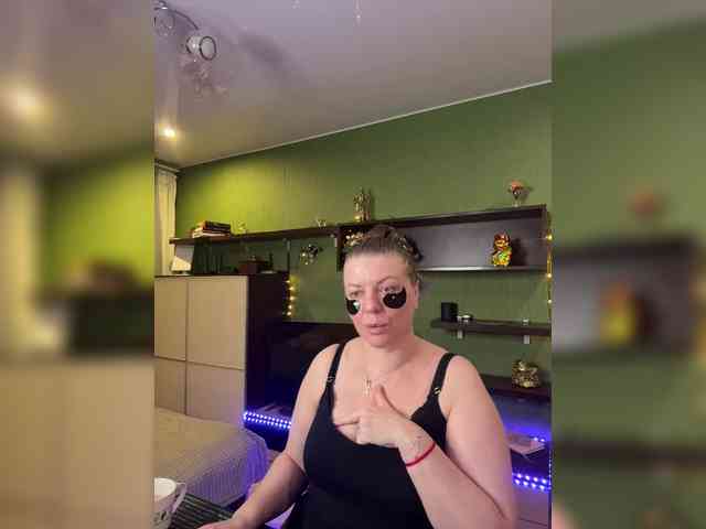 Veronika_Gold webcam