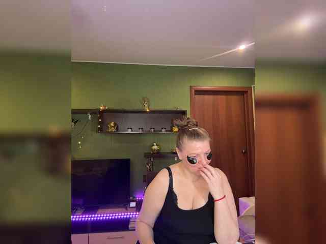 Veronika_Gold webcam