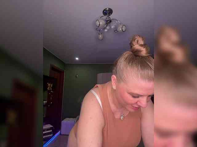 Veronika_Gold webcam