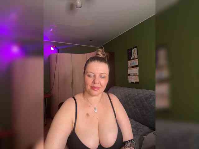Veronika_Gold webcam