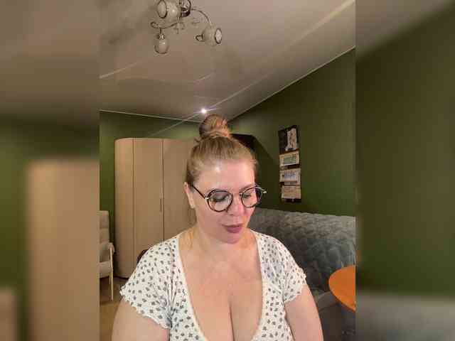 Veronika_Gold webcam