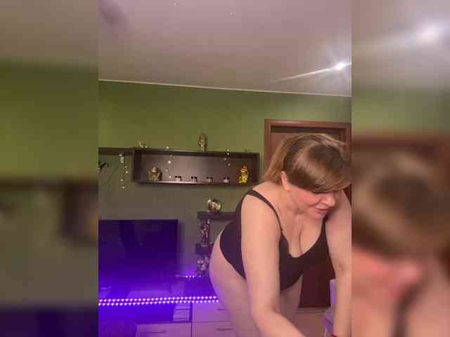 Veronika_Gold webcam