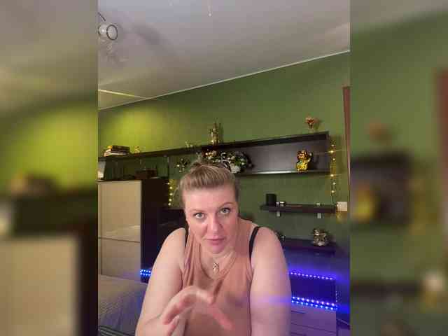 Veronika_Gold webcam