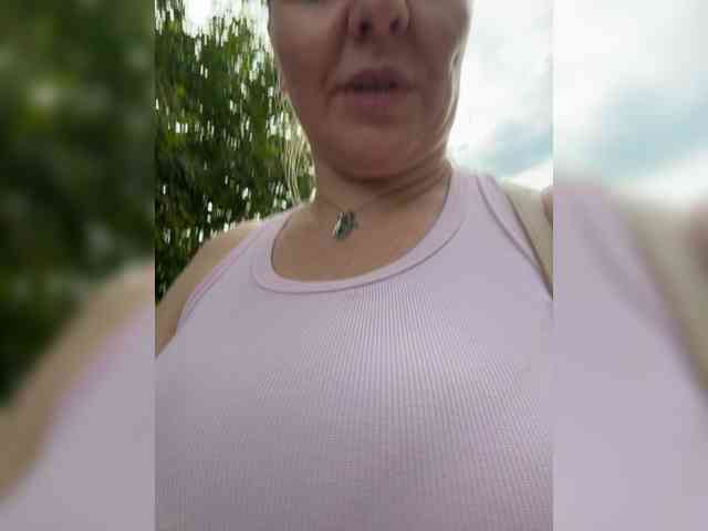 Veronika_Gold webcam