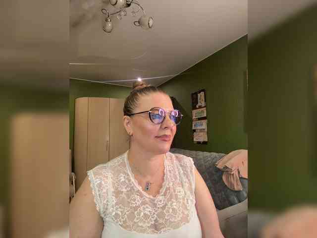 Veronika_Gold webcam