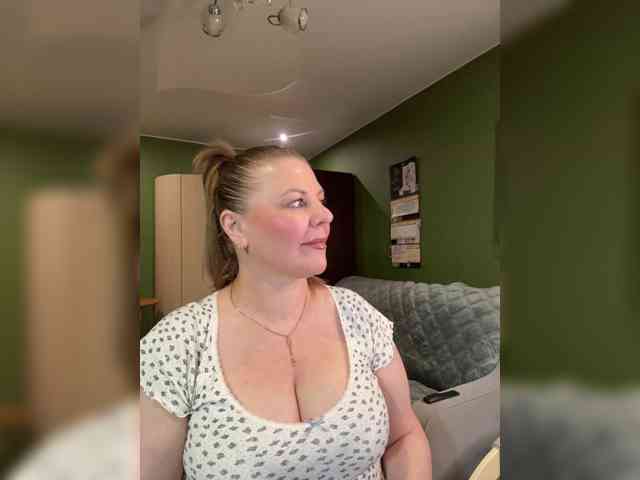 Veronika_Gold webcam