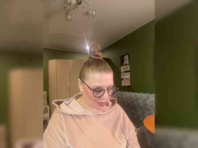 Veronika_Gold webcam
