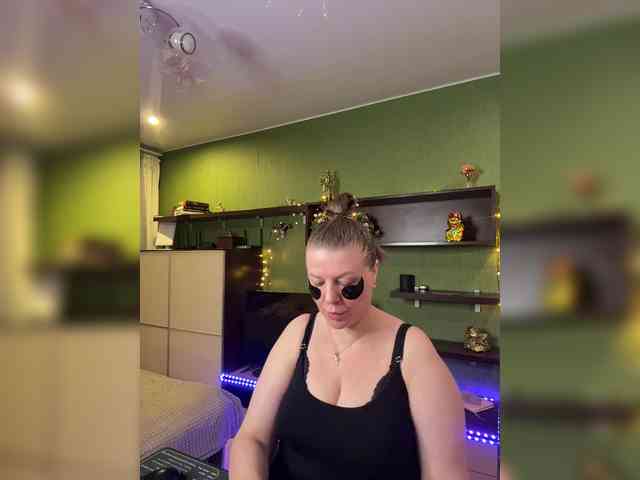 Veronika_Gold webcam