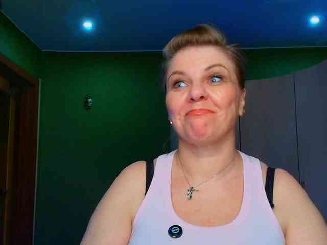 Veronika_Gold webcam