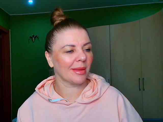 Veronika_Gold webcam