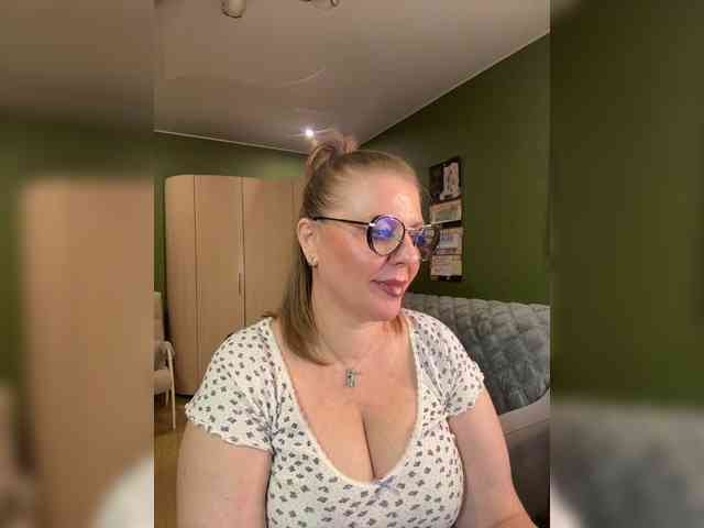 Veronika_Gold webcam