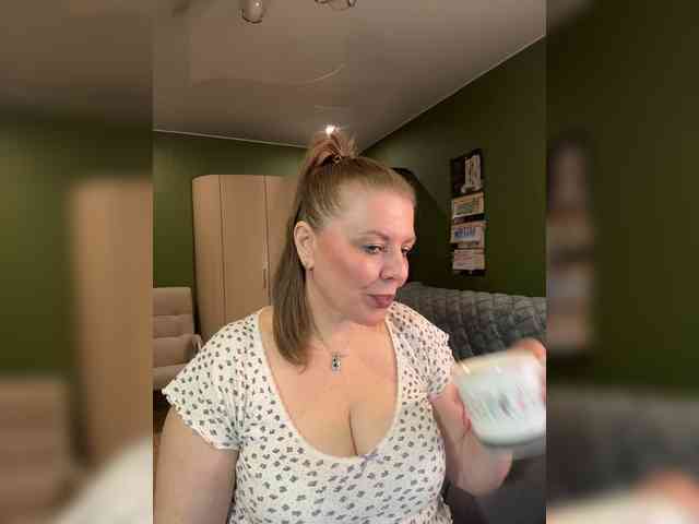 Veronika_Gold webcam