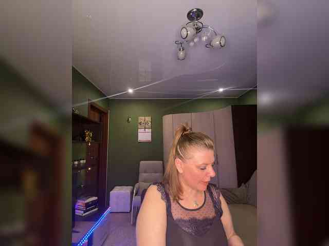 Veronika_Gold webcam