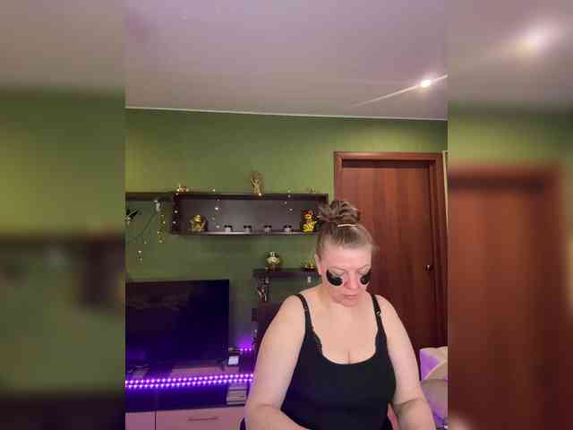 Veronika_Gold webcam