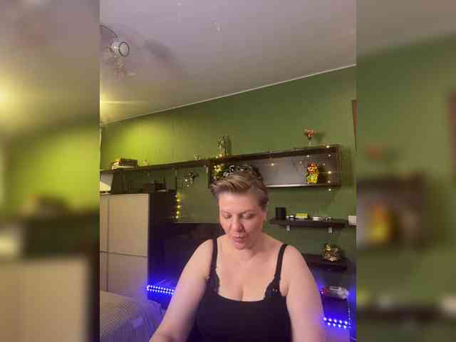 Veronika_Gold webcam