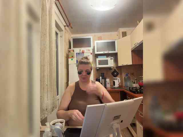 Veronika_Gold webcam